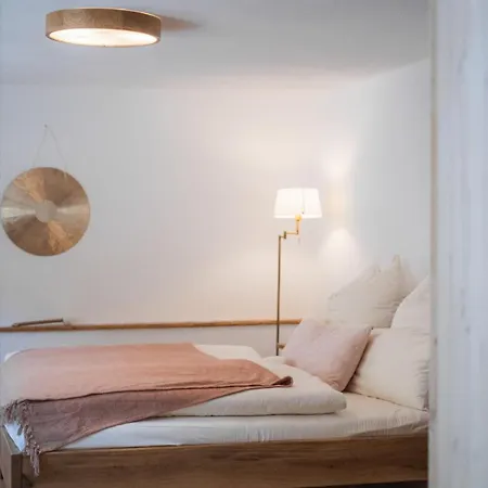 Gehobenes Ambiente In Historischer Apartment Walting