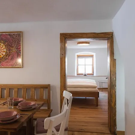 Apartment Gehobenes Ambiente In Historischer Walting