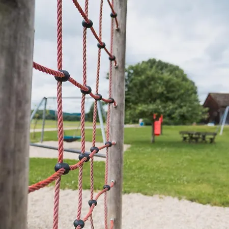 Gehobenes Ambiente In Historischer Daire Walting